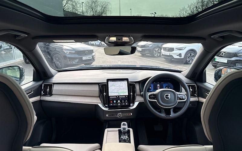 Used Volvo XC90 Plus 250 HP (183 kW) 2025 SUV