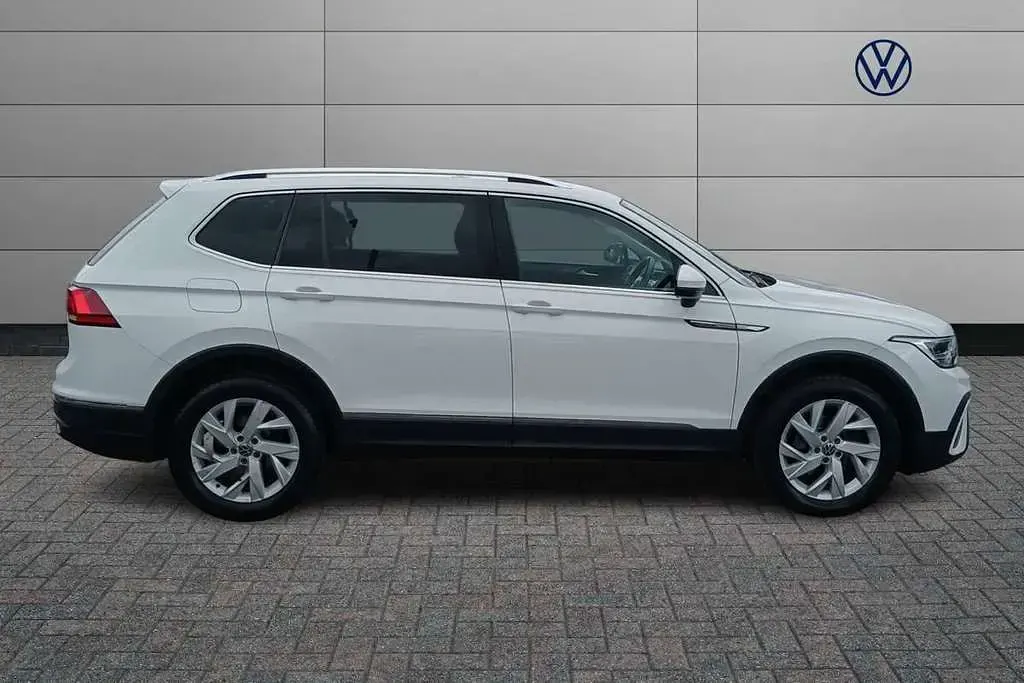 Used VW Tiguan Allspace Life 150 HP (110 kW) 2022 White SUV