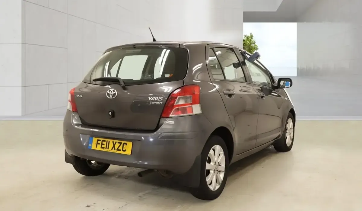 Gebraucht Toyota Yaris 2011 Grau Kleinwagen