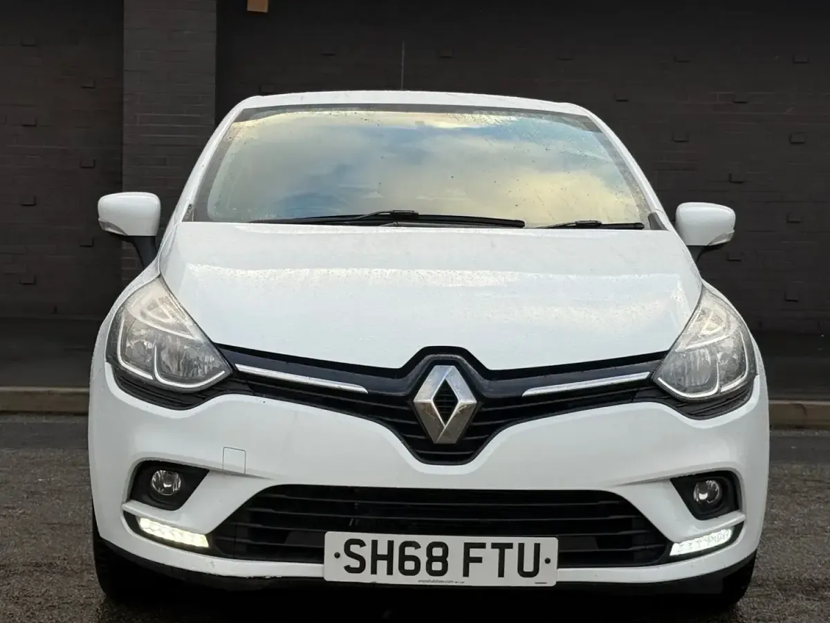 Used Renault Clio Play 2018 White Hatchback