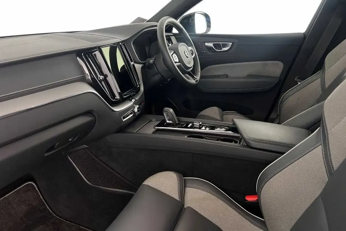 Used Volvo XC60 R-Design Pro 390 HP (286 kW) 2020 Blue SUV
