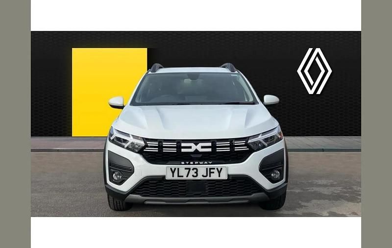 Used Dacia Sandero Expression 90 HP (66 kW) 2023 White SUV