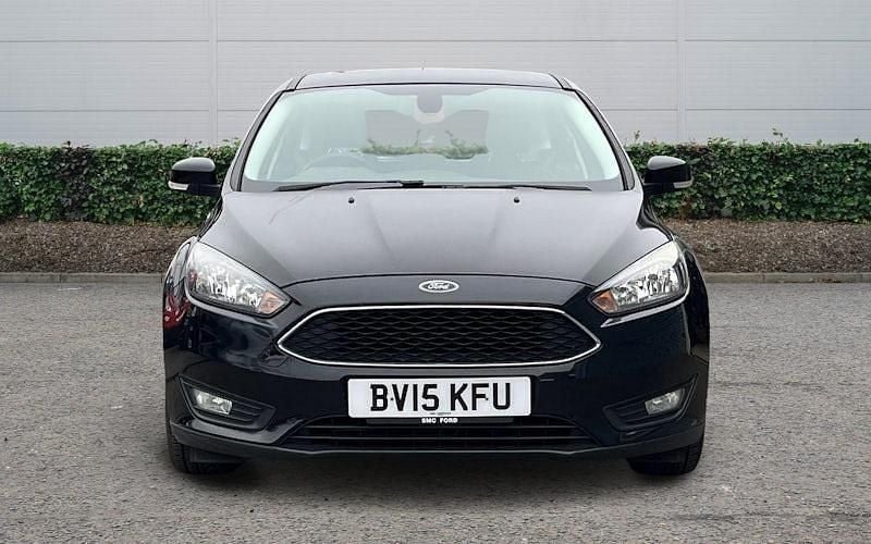 Used Ford Focus Zetec 125 HP (91 kW) 2015 Black Hatchback