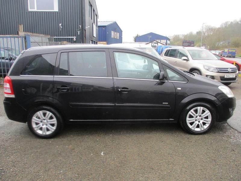 Used Vauxhall Zafira Design Edition 125 HP (91 kW) 2011 Black MPV