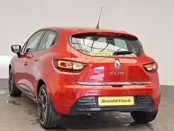 Used Renault Clio Dynamique 90 HP (66 kW) 2018 Red Hatchback
