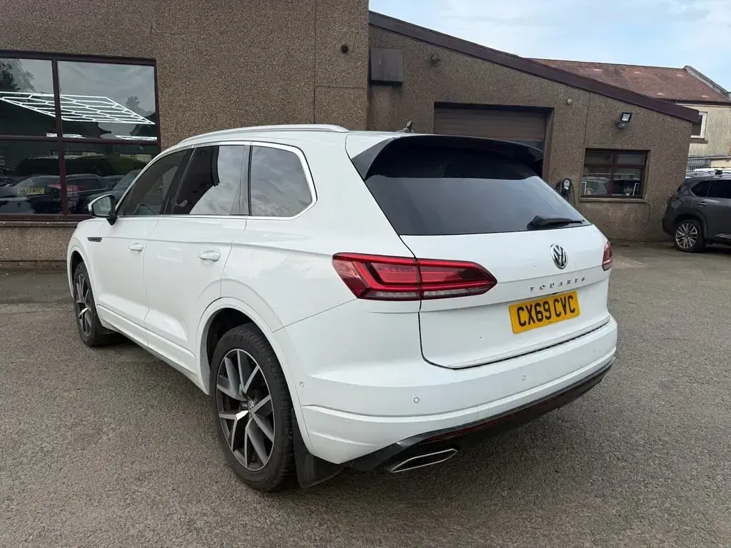 Used VW Touareg R-line 286 HP (210 kW) 2019 White SUV