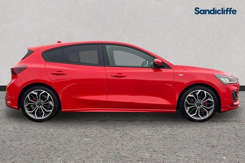 New Ford Focus ST-Line X 125 HP (91 kW) 2025 Race red (standard colour) Hatchback