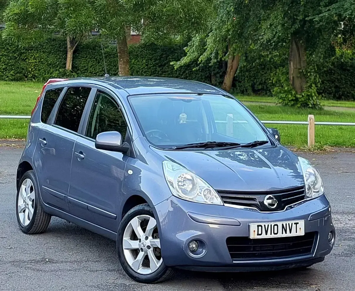 Used Nissan Note Tekna 90 HP (66 kW) 2010 Grey Hatchback