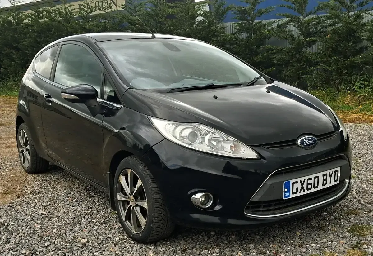 Used Ford Fiesta Titanium 70 HP (51 kW) 2010 Black Hatchback
