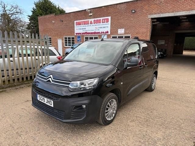 Used Citroën Berlingo 75 HP (55 kW) 2019 Black MPV