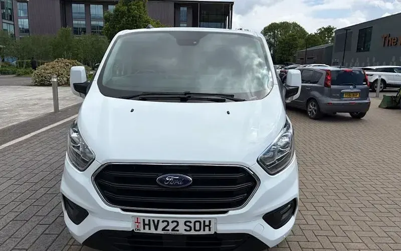 Käytetty Ford Transit Custom Limited 131 HP (96 kW) 2022 Valkoinen Van
