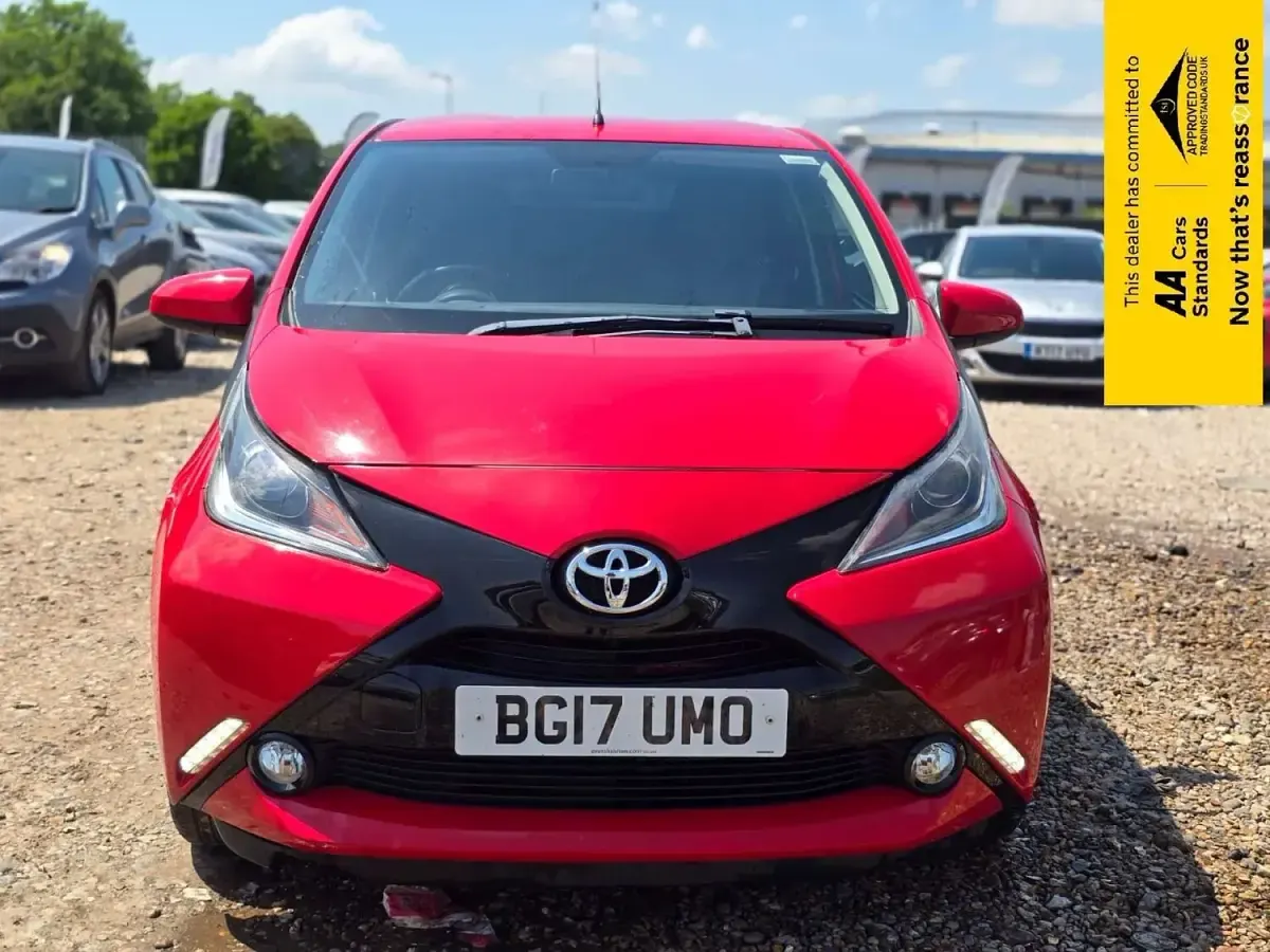 Used Toyota Aygo X-clusiv 68 HP (50 kW) 2017 Red Hatchback