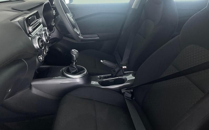 Used Nissan Juke Visia 114 HP (83 kW) 2023 Red SUV