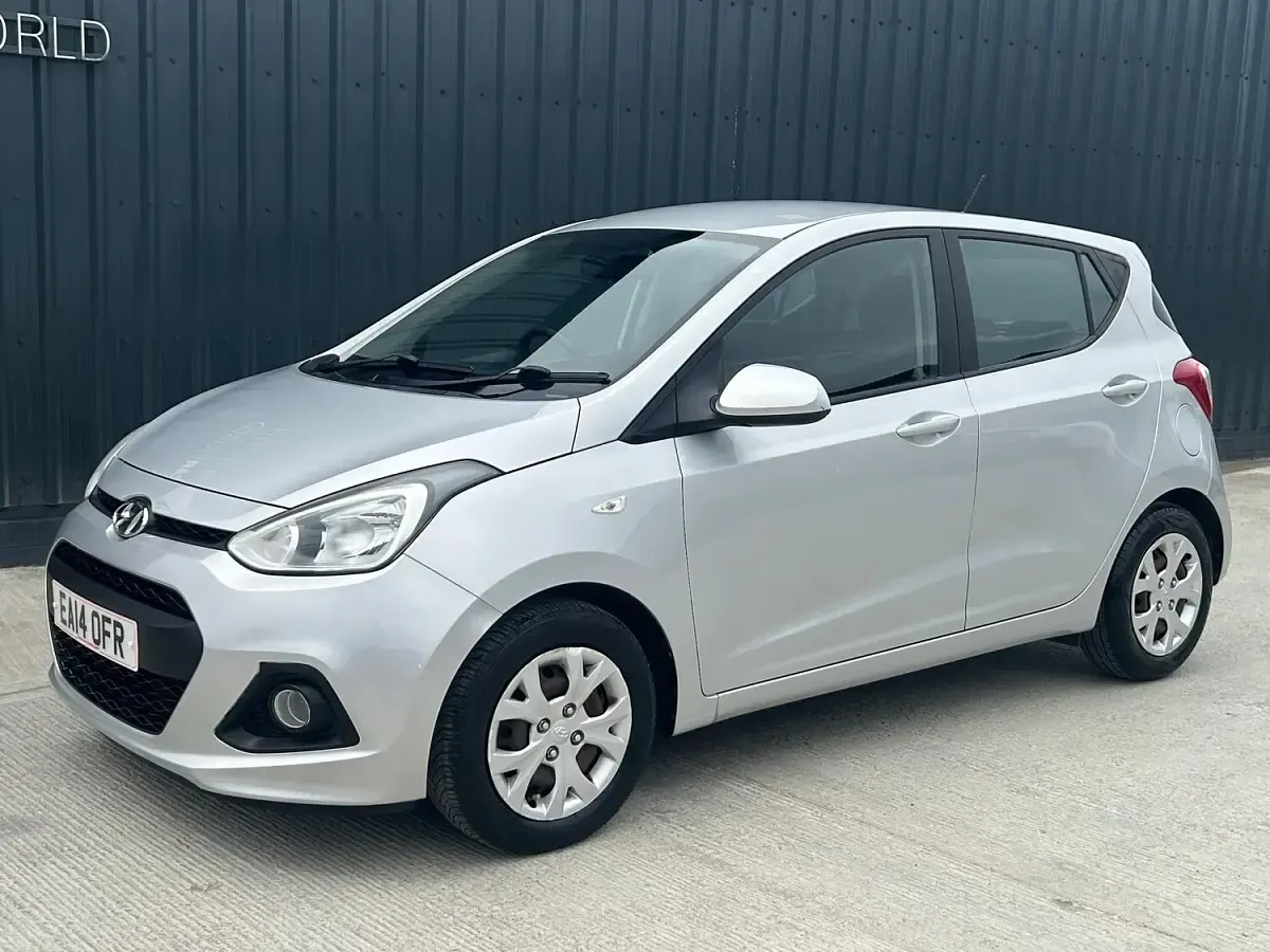 Used Hyundai i10 SE 83 HP (61 kW) 2014 Silver Hatchback