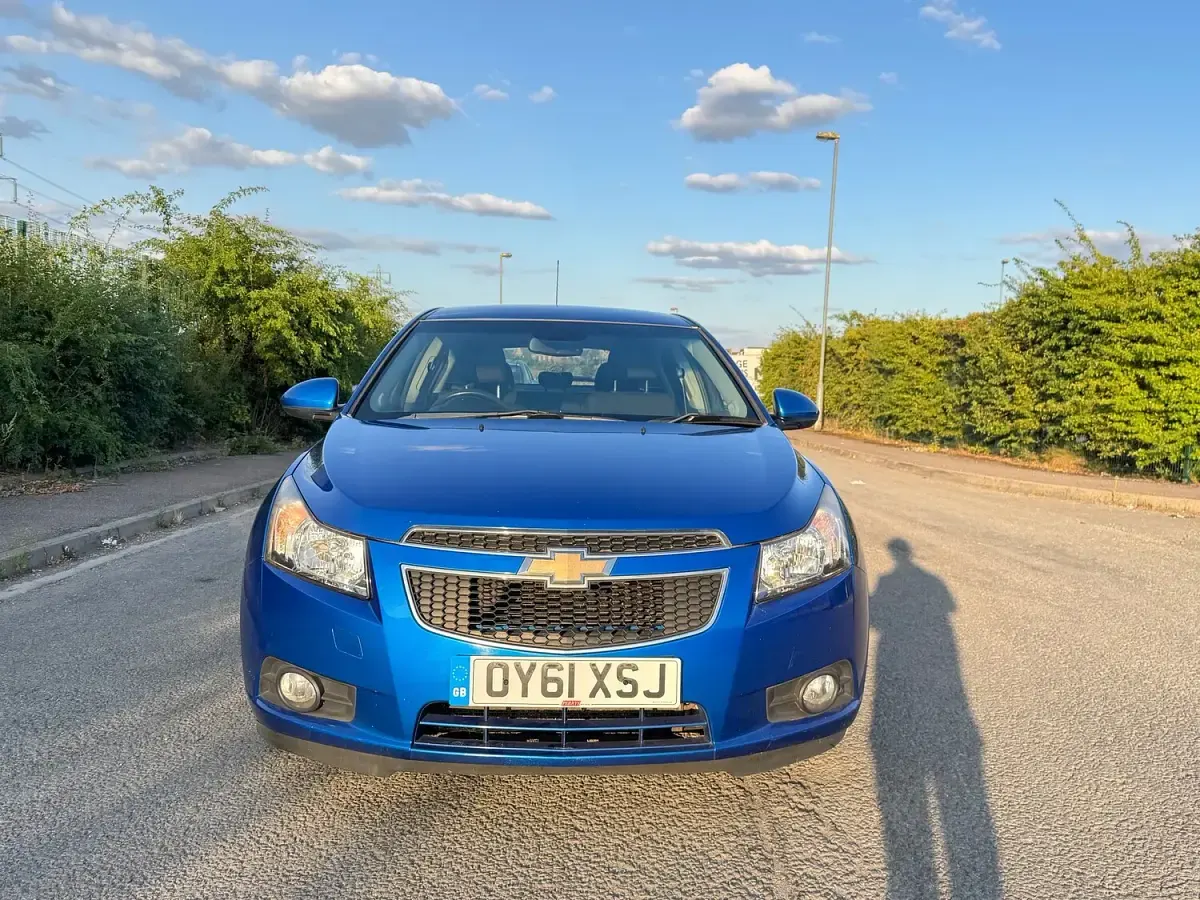 Used Chevrolet Cruze LTZ 141 HP (103 kW) 2011 Blue Hatchback