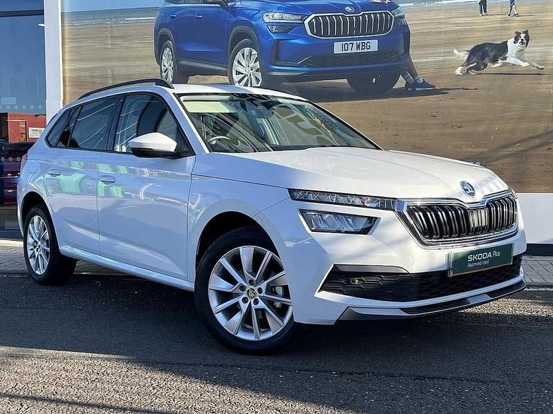 Moon white metallic Used 2023 Skoda Kamiq SE Drive SUV | £16,890 (Fair price) - Image 1/4