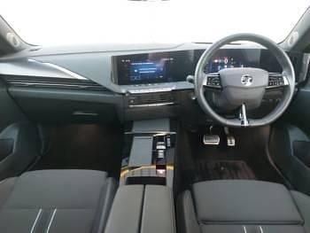 Used Vauxhall Astra 114 kW (156 HP) 2024 Yellow Hatchback