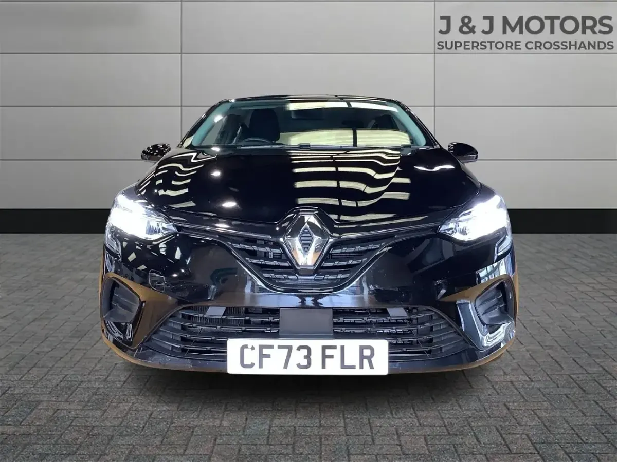 Used Renault Clio Evolution 142 HP (104 kW) 2023 Black Hatchback