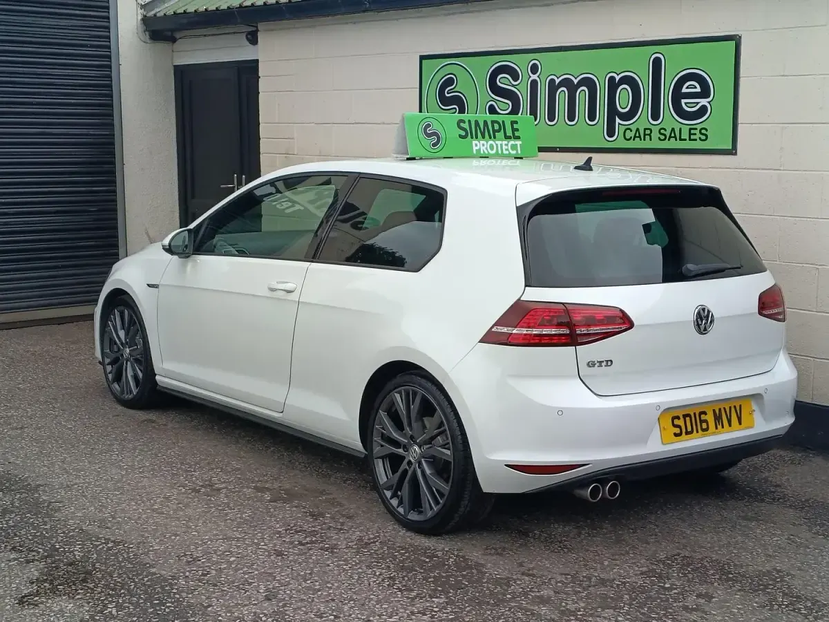 Used VW Golf VII GTD 181 HP (133 kW) 2016 White Hatchback