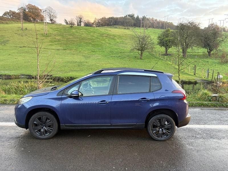 Used Peugeot 2008 Active 70 HP (51 kW) 2015 Blue SUV