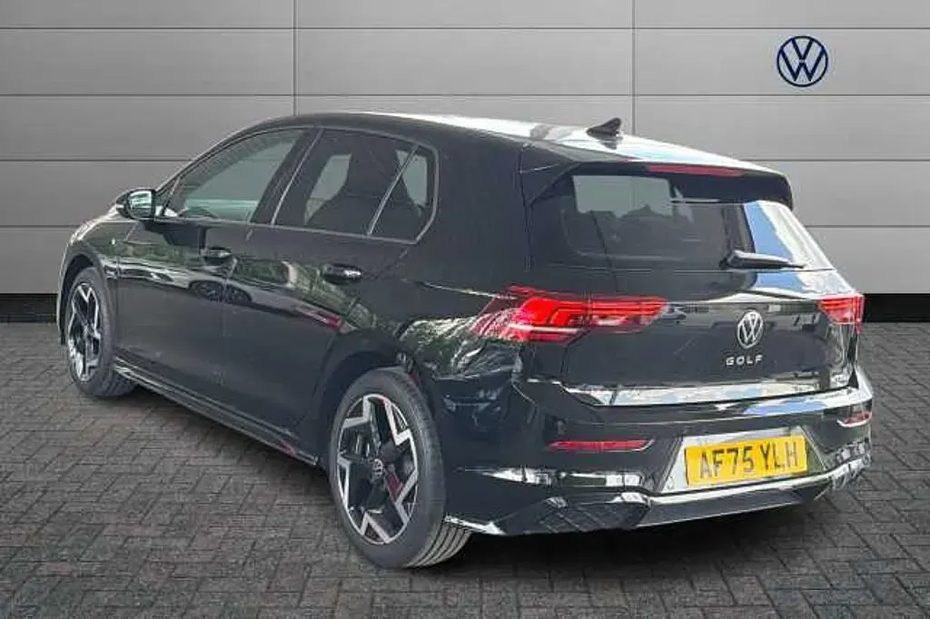 Used VW Golf VIII 150 HP (110 kW) 2025
