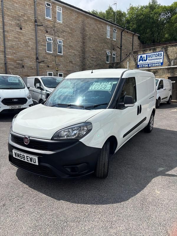 White Used 2019 Fiat Doblò MPV | £6,950 (Fair price) - Image 1/4