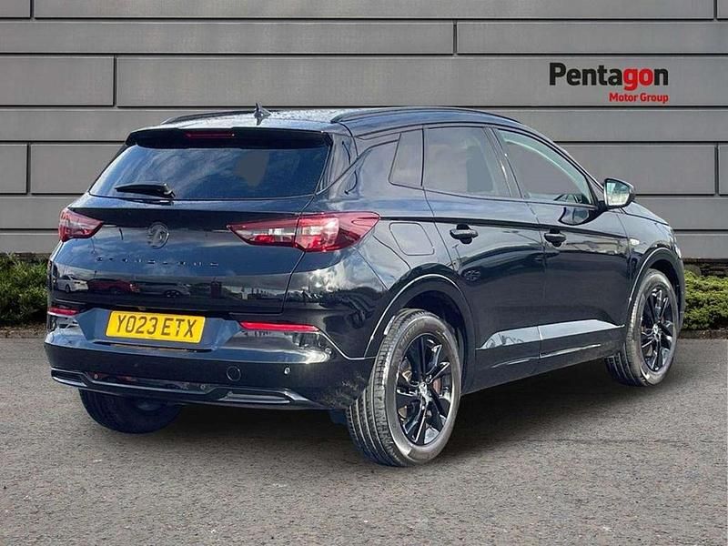 Używany Vauxhall Grandland X 128 KM (94 kW) 2023 Czarny SUV
