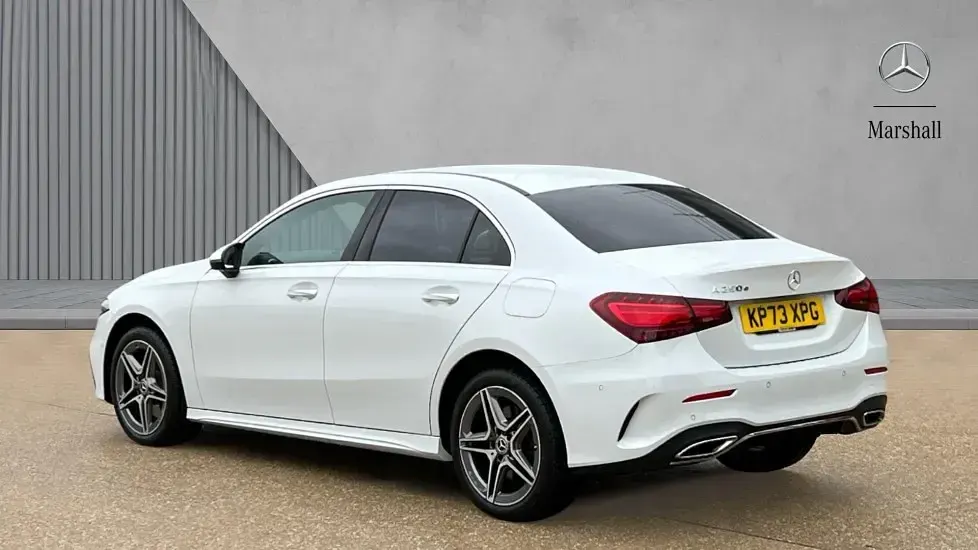 Used Mercedes A250 AMG Line Premium 218 HP (160 kW) 2023 White