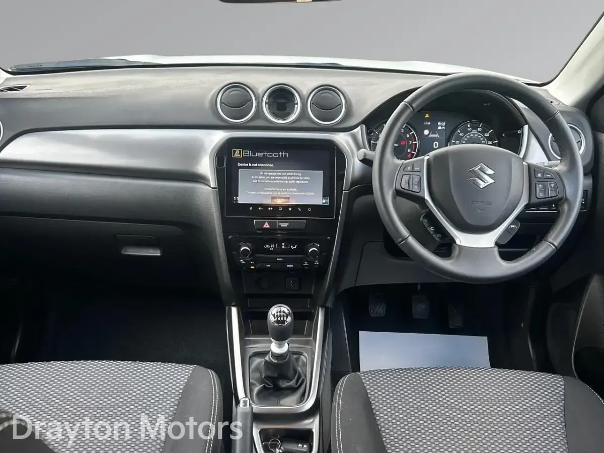 Używany Suzuki Vitara 129 KM (94 kW) 2025 Biały SUV