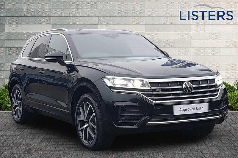 Black Used 2023 VW Touareg R-line SUV | £36,773 (Good price) - Image 1/4