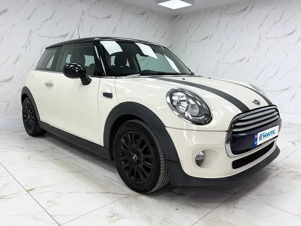 Used Mini Cooper D Hatch 2015 White Hatchback