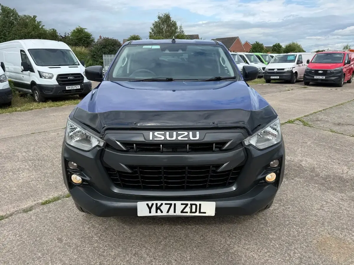 Used Isuzu D-Max 164 HP (120 kW) 2021 Blue Pickup