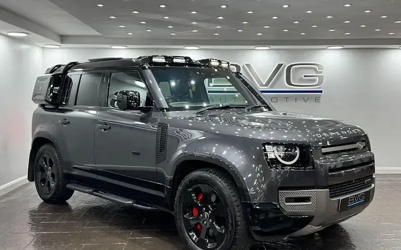 Used Land Rover Defender Dynamic 404 HP (297 kW) 2023 SUV
