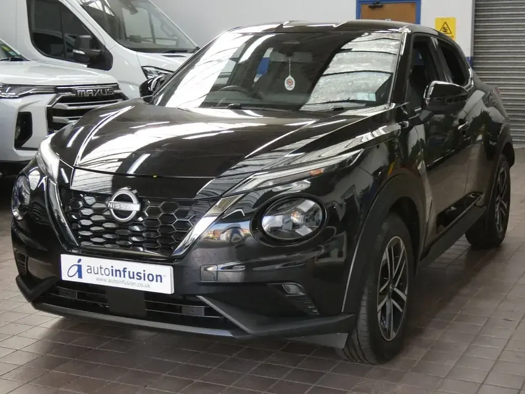 Używany Nissan Juke N-Connecta 143 KM (105 kW) 2025 Czarny SUV