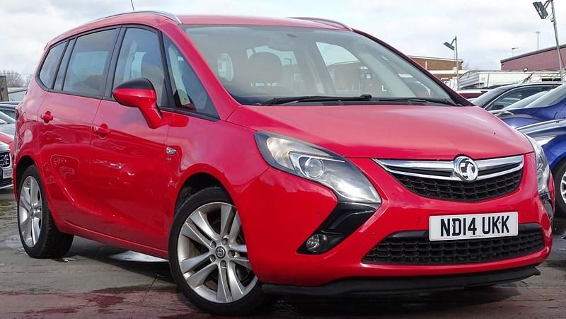 Used Vauxhall Zafira Tourer SRi 165 HP (121 kW) 2014 Red MPV