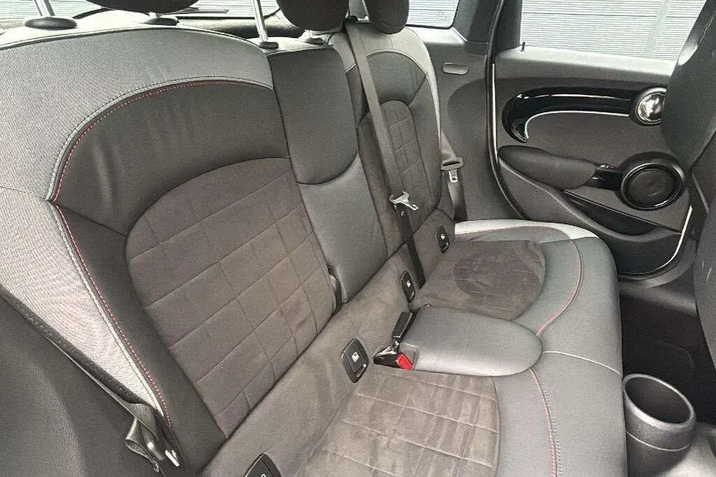 Begagnad Mini Cooper S Sport 176 HK (129 kW) 2021 Vit Halvkombi