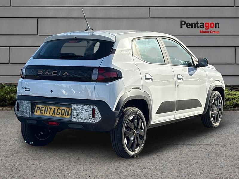 Used Dacia Spring Extreme 47 kW (65 HP) 2025 Polar white Hatchback