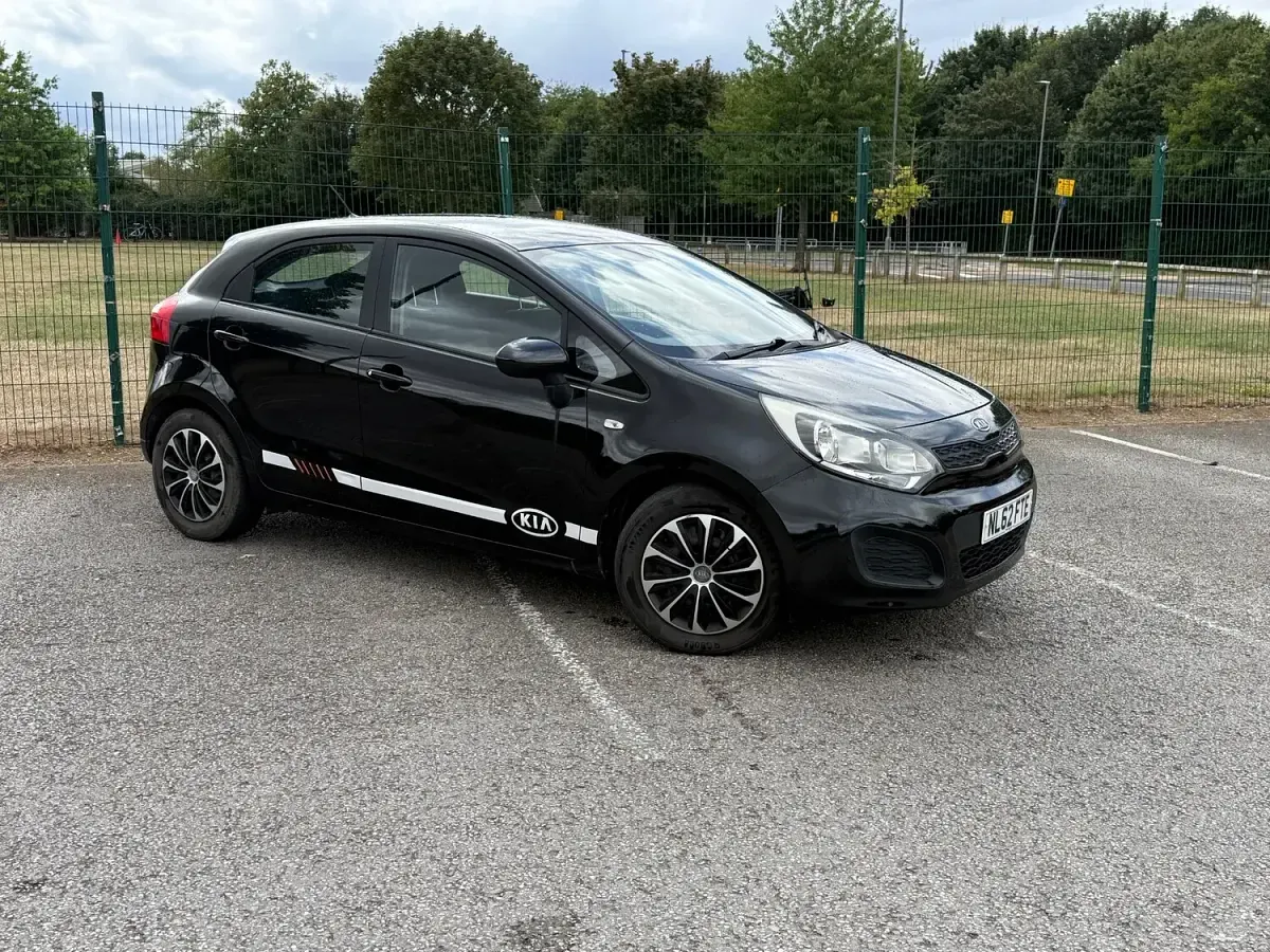 Used Kia Rio Air 75 HP (55 kW) 2013 Black Hatchback
