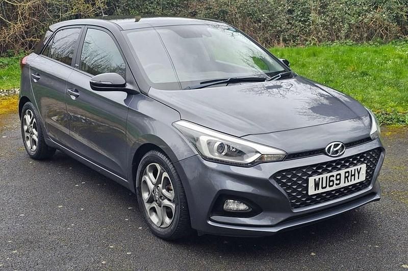Used Hyundai i20 84 HP (61 kW) 2019 Grey Hatchback
