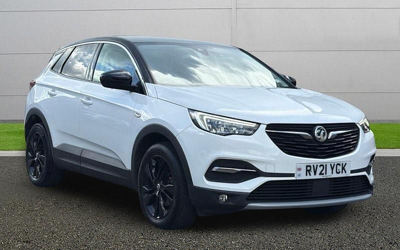 Used Vauxhall Grandland X SRi 131 HP (96 kW) 2021 White SUV