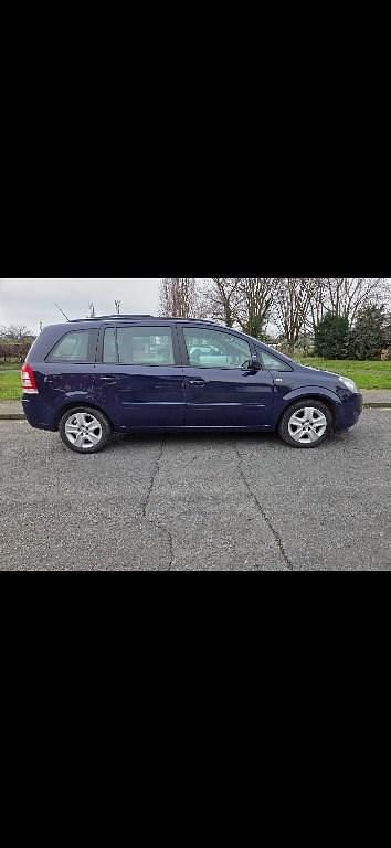 Second-hand Vauxhall Zafira 2013 Albastru Monovolum