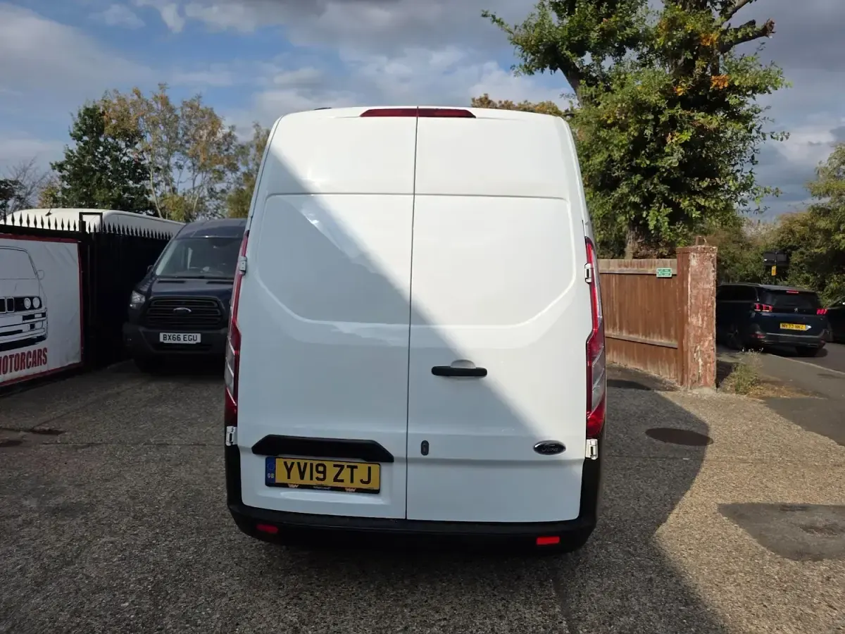 Used Ford Transit Custom 105 HP (77 kW) 2019 White Van