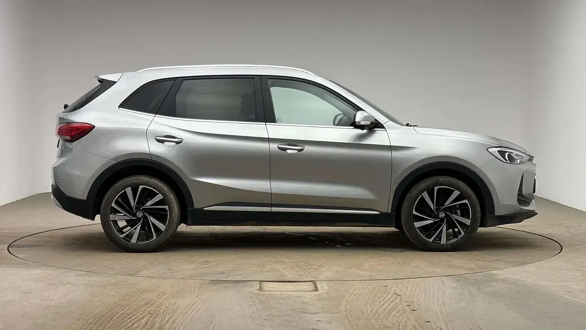 Used MG ZS Trophy 196 HP (144 kW) 2024 Metallic  monument silver SUV