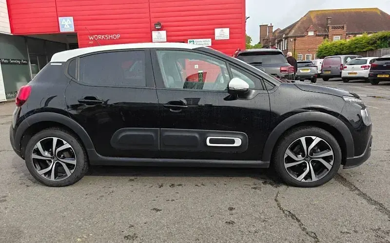 Used Citroën C3 PureTech 83 HP (61 kW) 2022 Black Hatchback