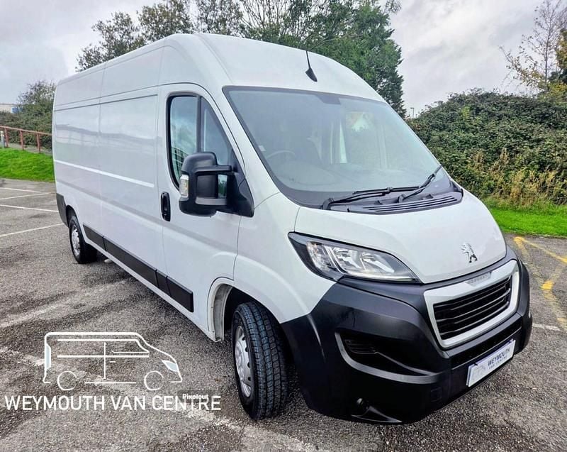 White Used 2023 Peugeot Boxer Premium Van | £14,495 (Good price) - Image 1/4