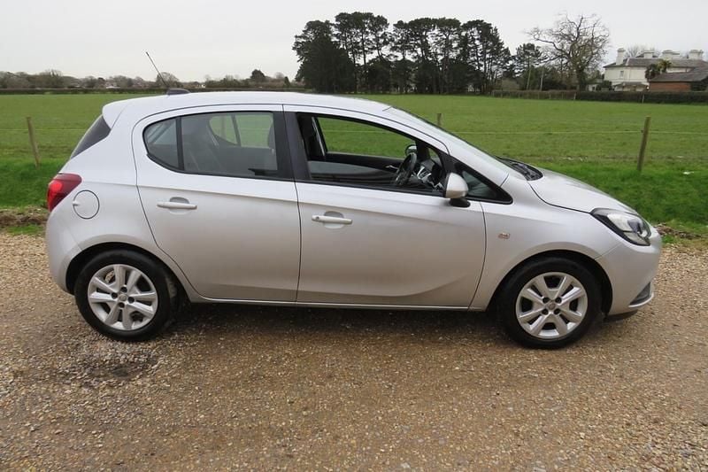 Used Vauxhall Corsa Design Edition 75 HP (55 kW) 2018 Silver Hatchback