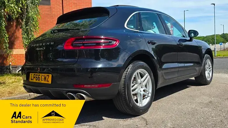 Used Porsche Macan 258 HP (189 kW) 2016 Black SUV