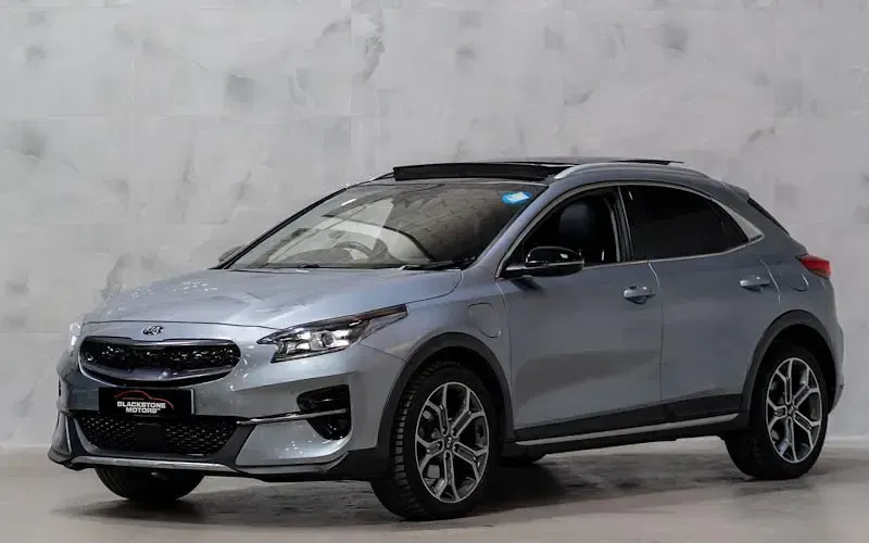 Usado Kia XCeed First Edition 141 CV (103 kW) 2021 Plateado SUV