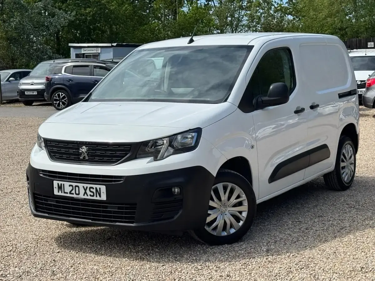 Used Peugeot Partner 131 HP (96 kW) 2020 White MPV