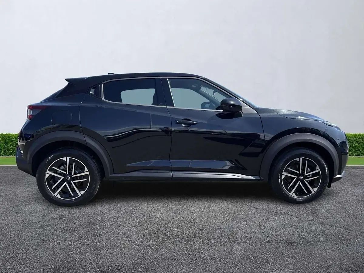 New Nissan Juke N-Connecta 2026 Pearl black SUV